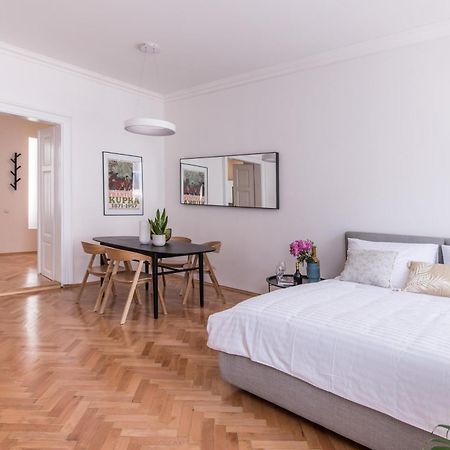 פראג New Design Apt - Central Location Wenceslas Square מראה חיצוני תמונה